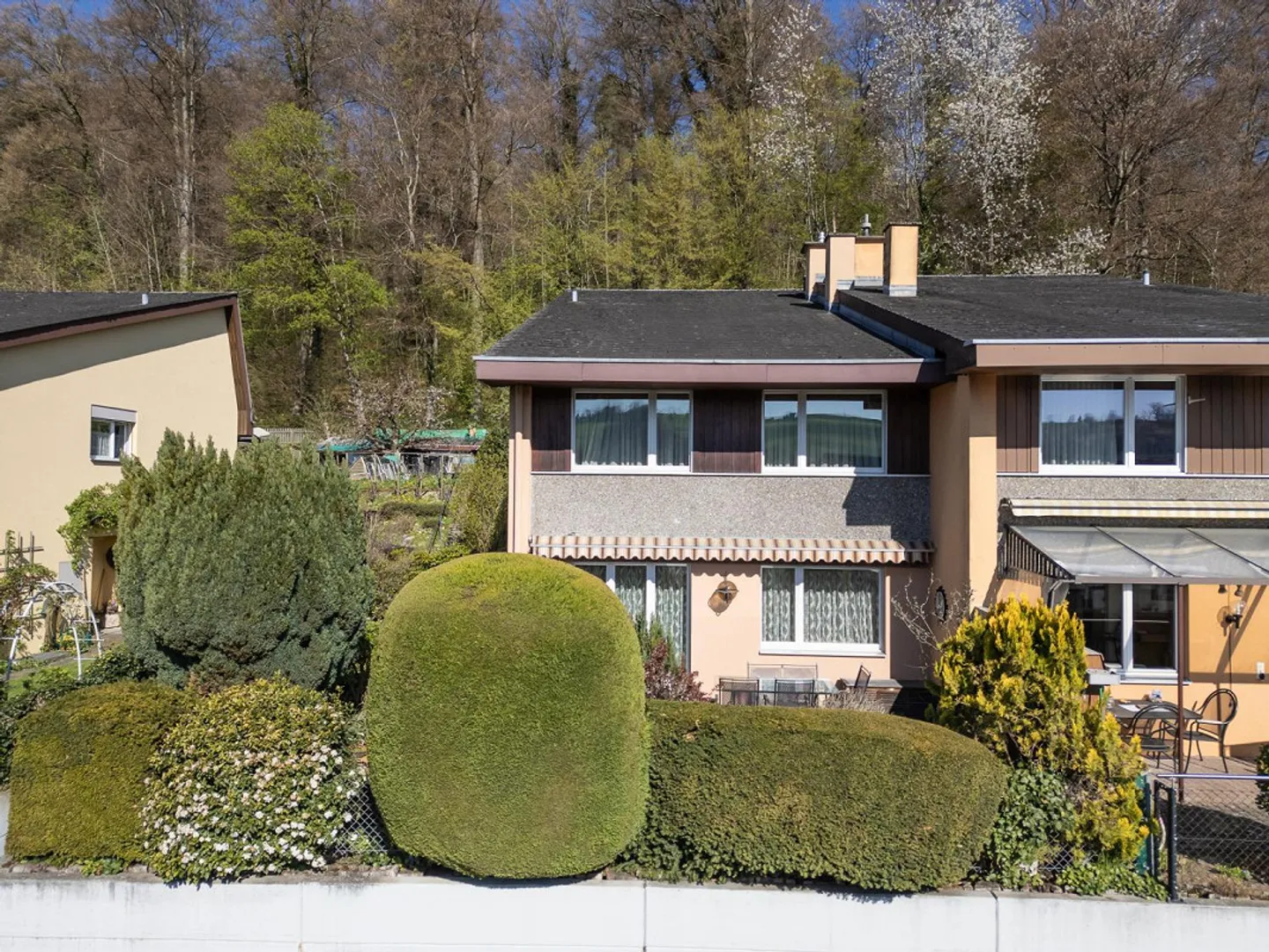 Charmantes Doppelhaus mit Garten - Foto 1 von 10