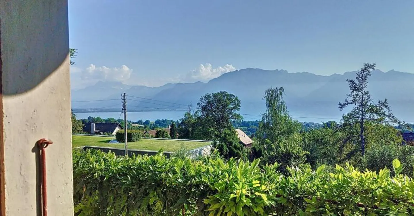 Stunning property ideally located - Photo 2 of 5