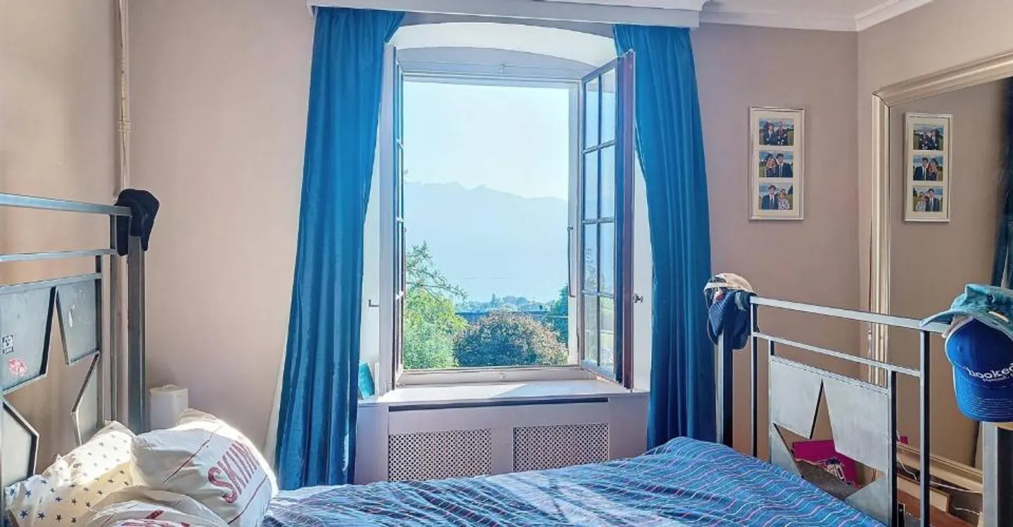 Stunning property ideally located - Photo 3 of 5