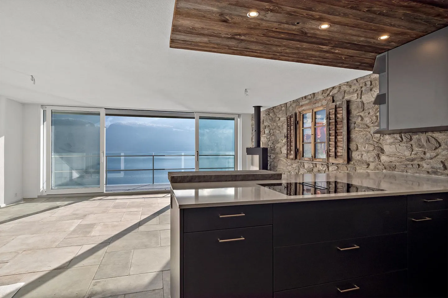 House - Living like on vacation - Photo 5 of 13