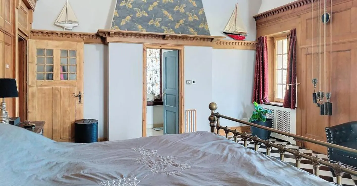 Stunning property ideally located - Photo 4 of 5