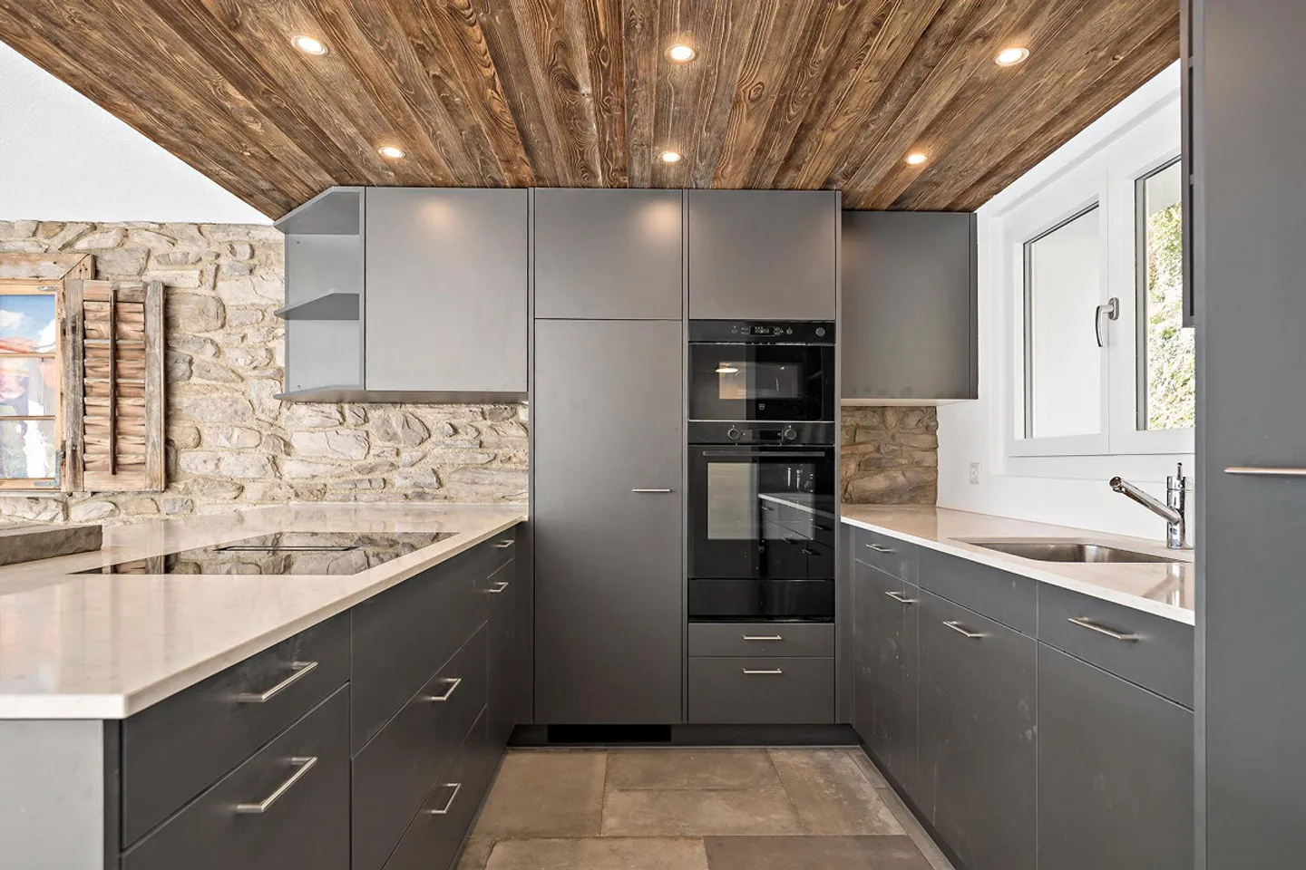 House - Living like on vacation - Photo 6 of 13