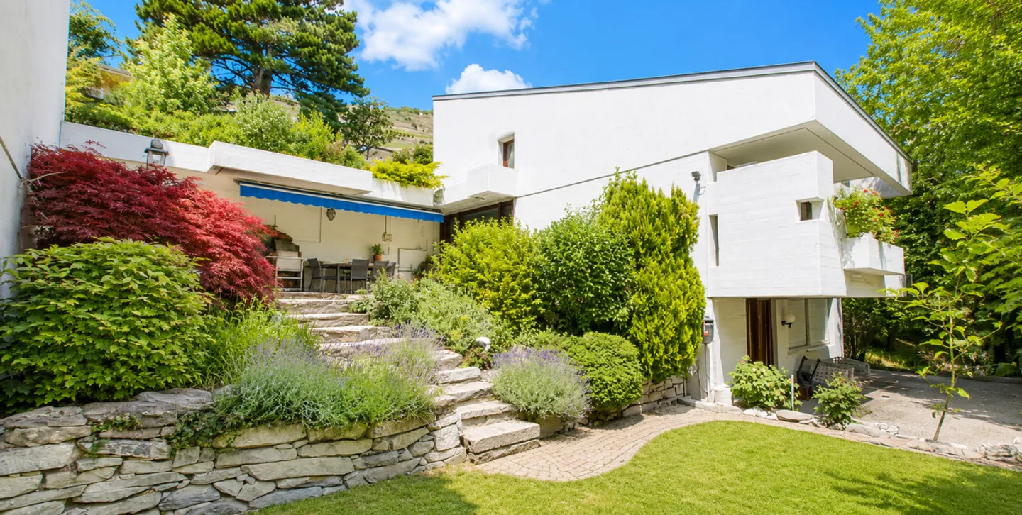 For Sale - Architect Villa 6.5 Rooms in Triplex - Photo 1 of 11