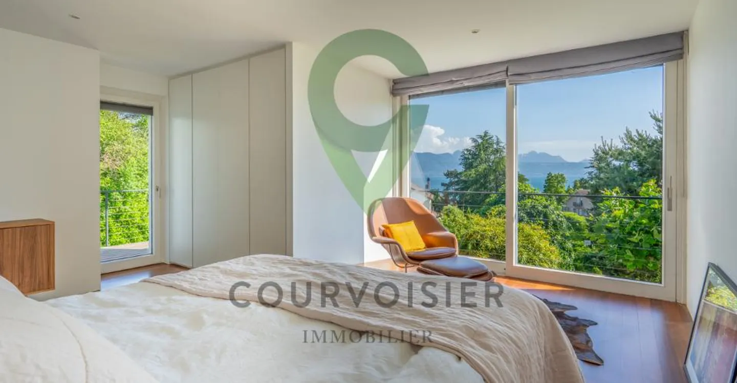 Sublime contemporary villa with panoramic view and mirror pool - Photo 8 of 11