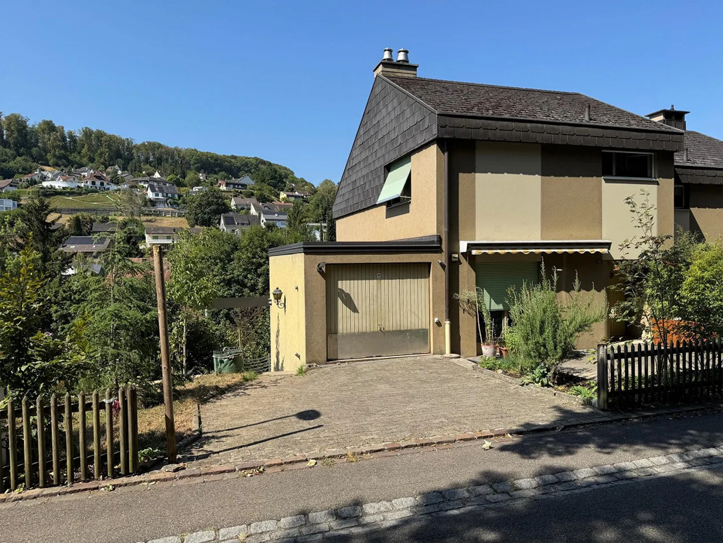 Casa nel verde con vicina connessione ai trasporti pubblici per Basilea - Foto 1 di 6