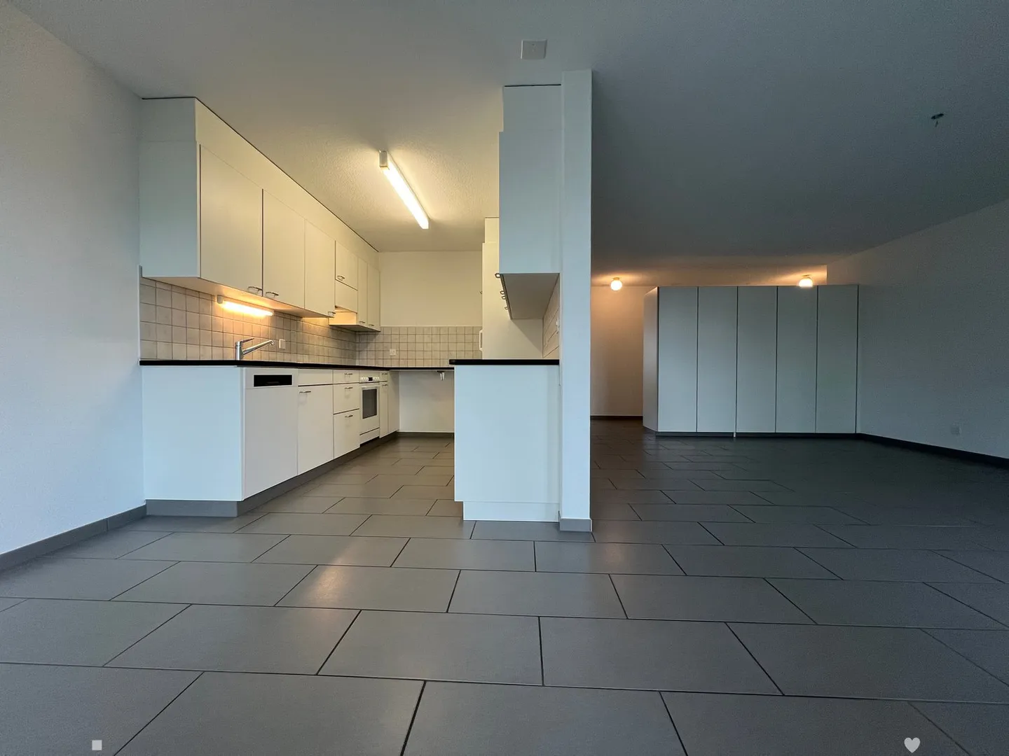 Appartamento tranquillo di 4,5 stanze nel verde - Foto 2 di 13