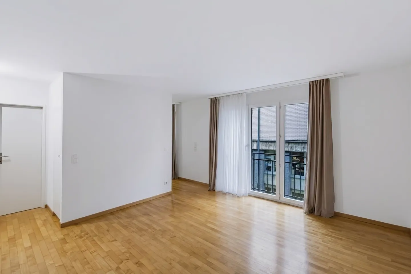 Interesting 2.5-room apartment in a sought-after residential area - Photo 1 of 8