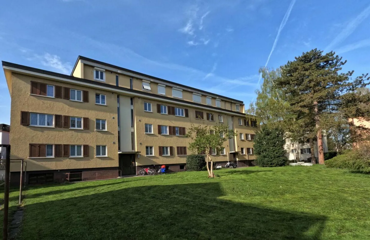 Ampio e luminoso appartamento con 4 stanze vicino al centro. Senza balcone - Foto 1 di 11