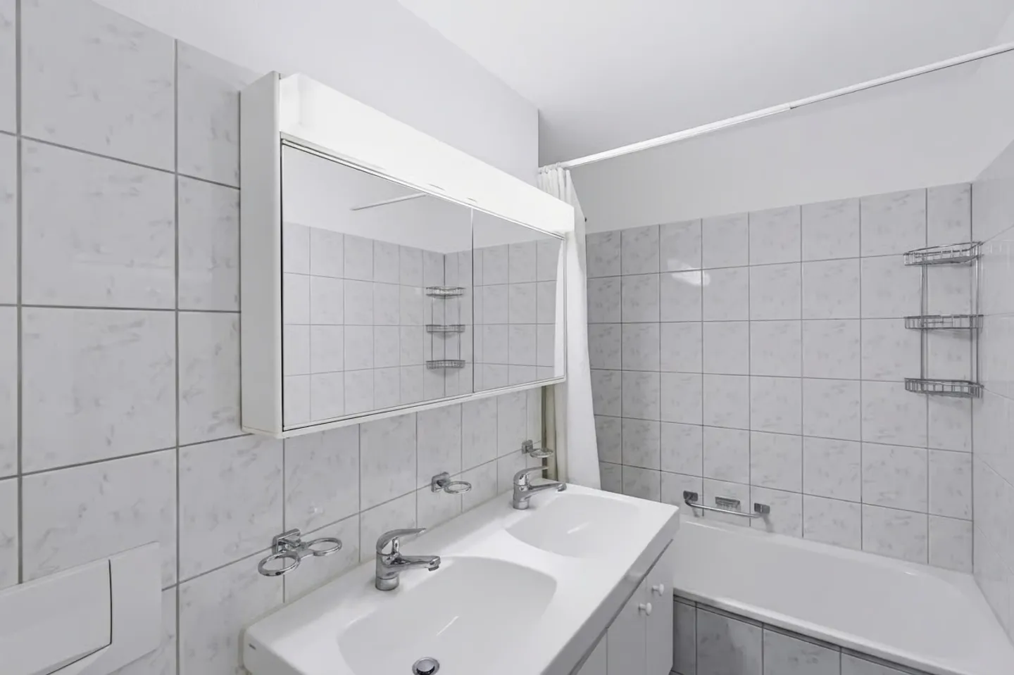 Interesting 2.5-room apartment in a sought-after residential area - Photo 5 of 8