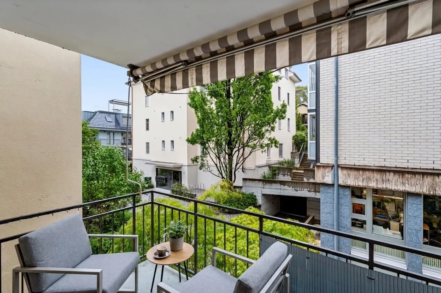 Interesting 2.5-room apartment in a sought-after residential area - Photo 6 of 8