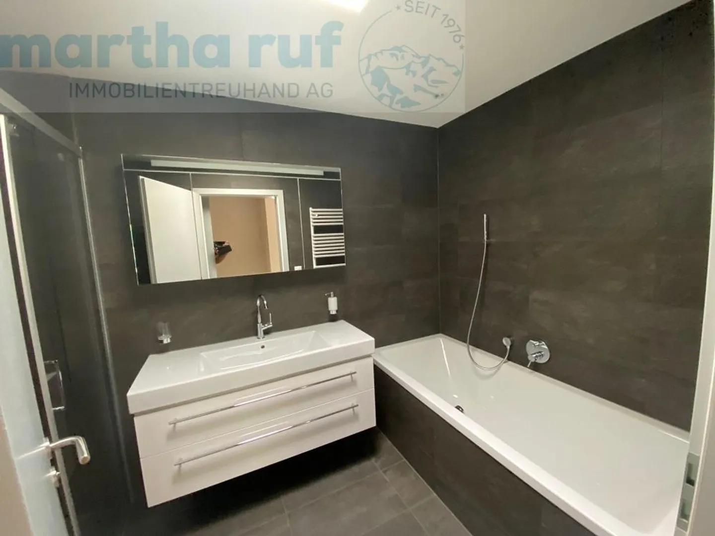 4.5-Zimmer Attika-Wohnung im Herzen von Interlaken - Foto 5 di 15