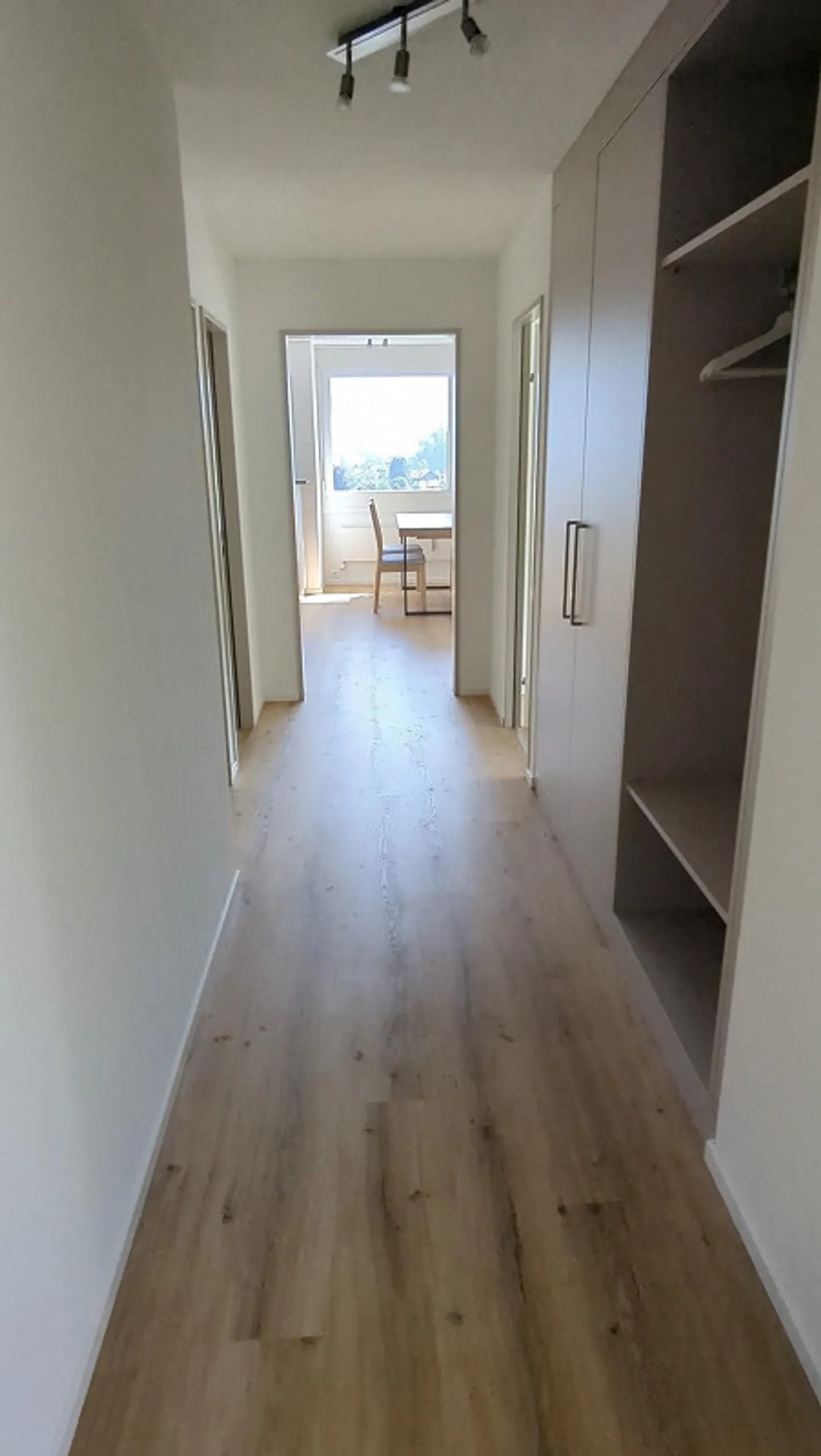 Appartamento 5.5 stanze completamente arredato con vista mozzafiato - Foto 4 di 13