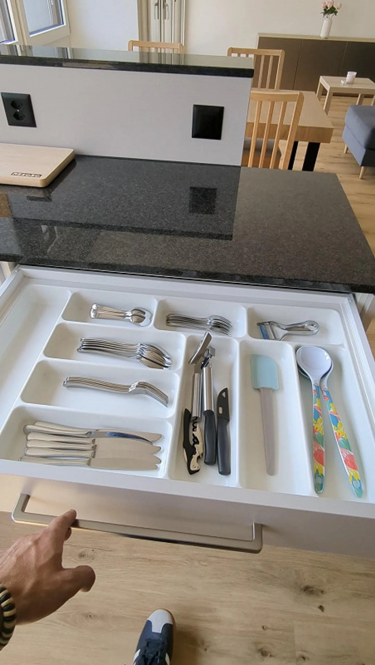 Appartamento 5.5 stanze completamente arredato con vista mozzafiato - Foto 10 di 13