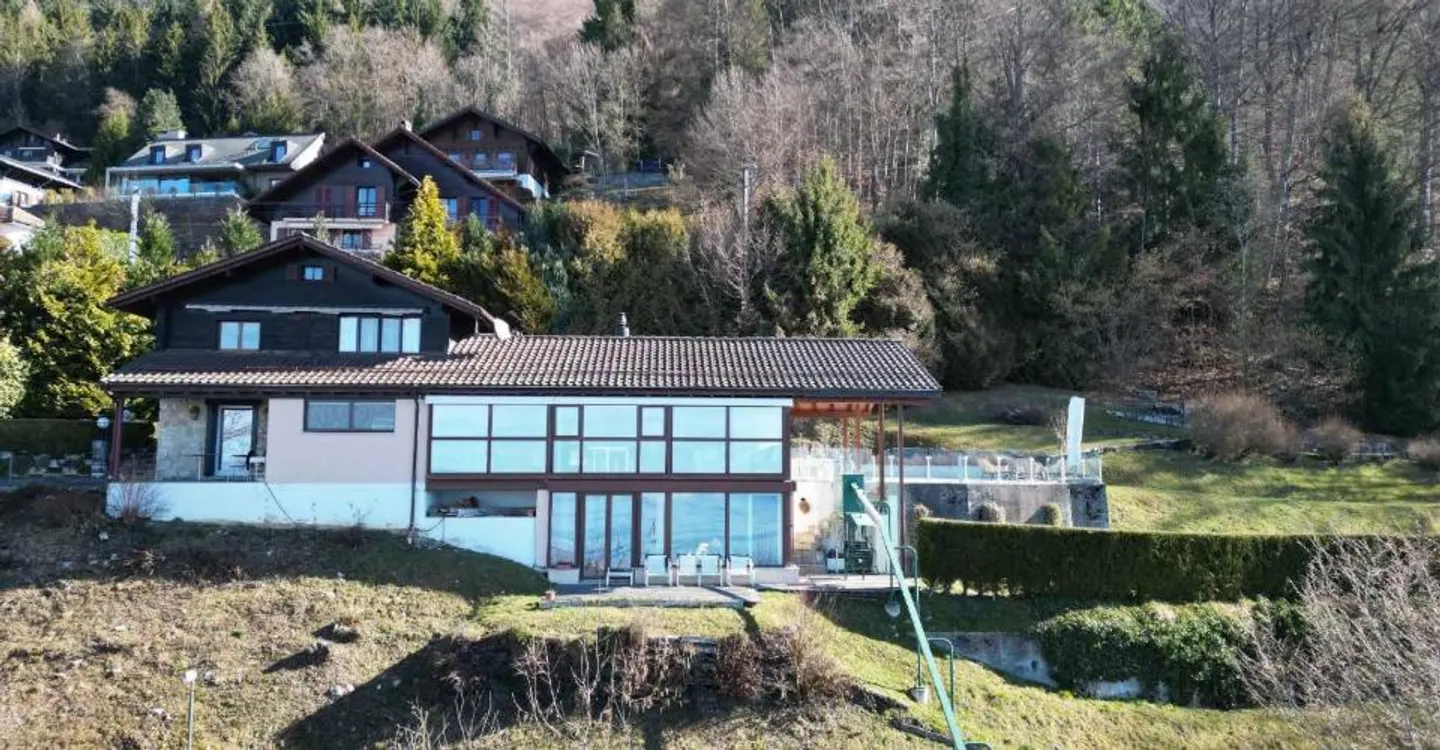 Luxury villa with breathtaking views of Lake Geneva - Photo 2 of 13
