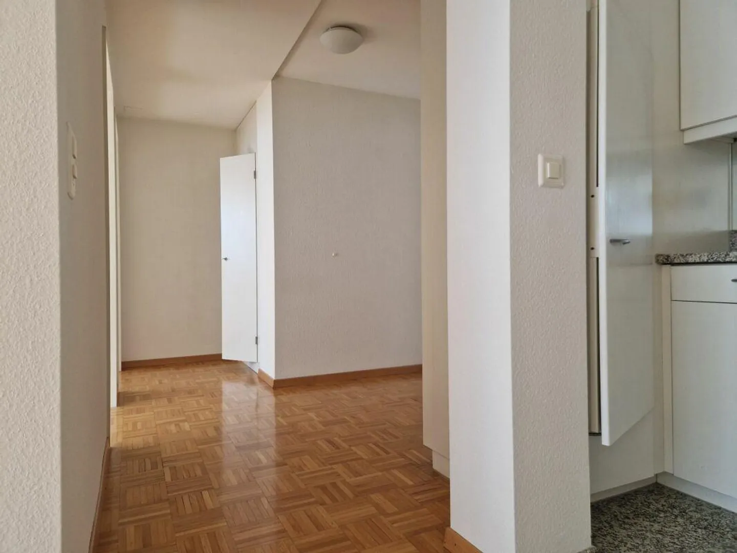 Bright 3.5-room apartment in a central location in Lucerne - Photo 7 of 8