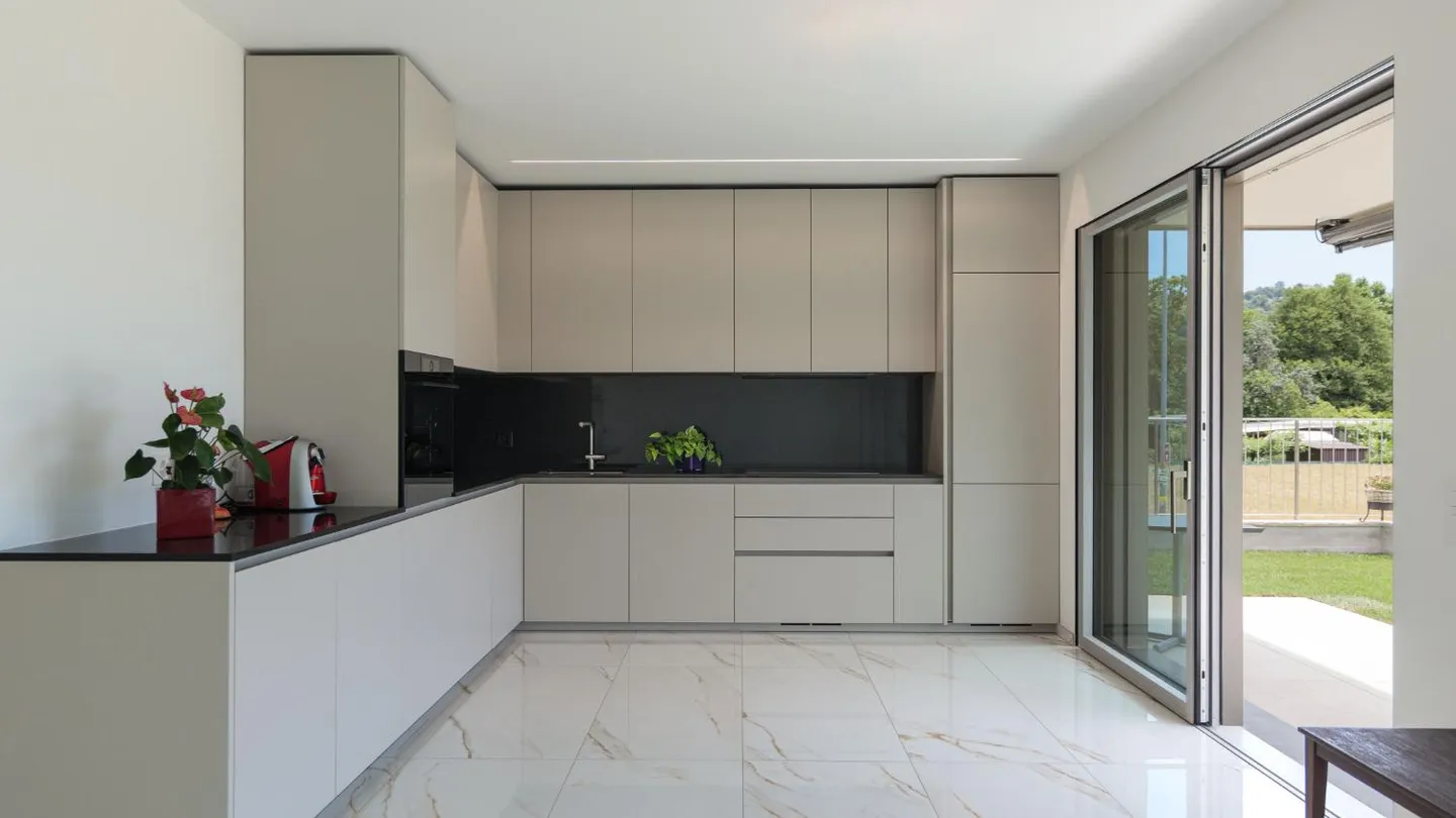 Appartamento moderno con terrazza - Foto 5 di 9