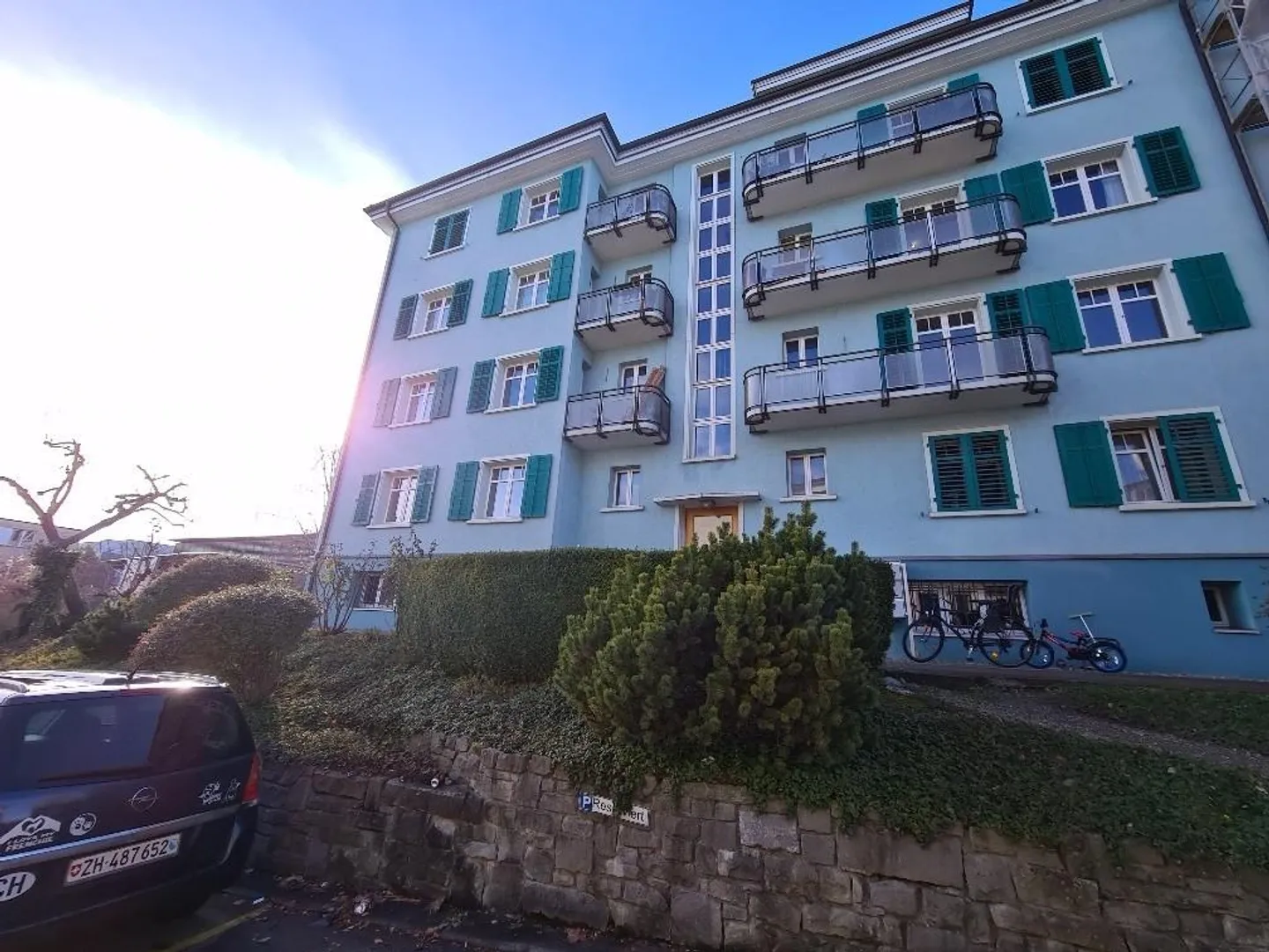 Spacious, cozy 2.5 room apartment for rent in trendy neighborhood available immediately. - Photo 1 of 5