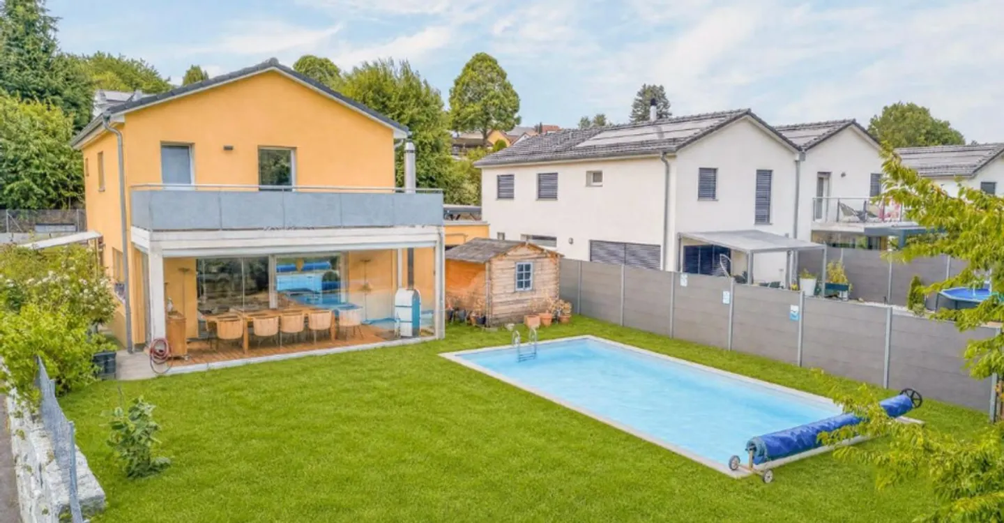 Villa familiale récente avec piscine chauffée et vue dégagée - Foto 2 di 13