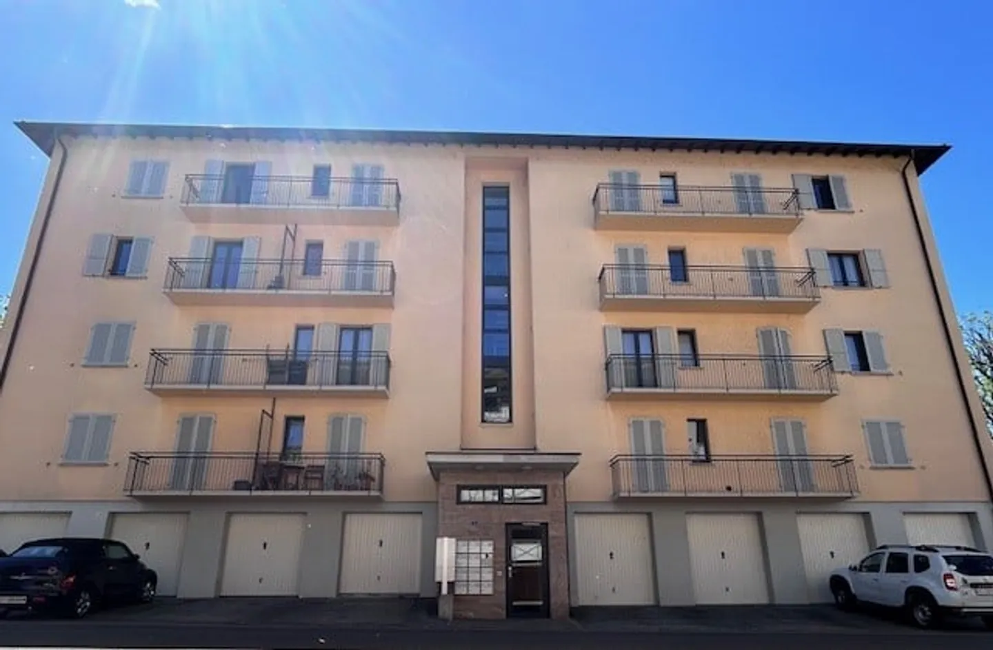 Grande appartamento di 4 ½ locali a Giubiasco in zona residenziale - Foto 2 di 16