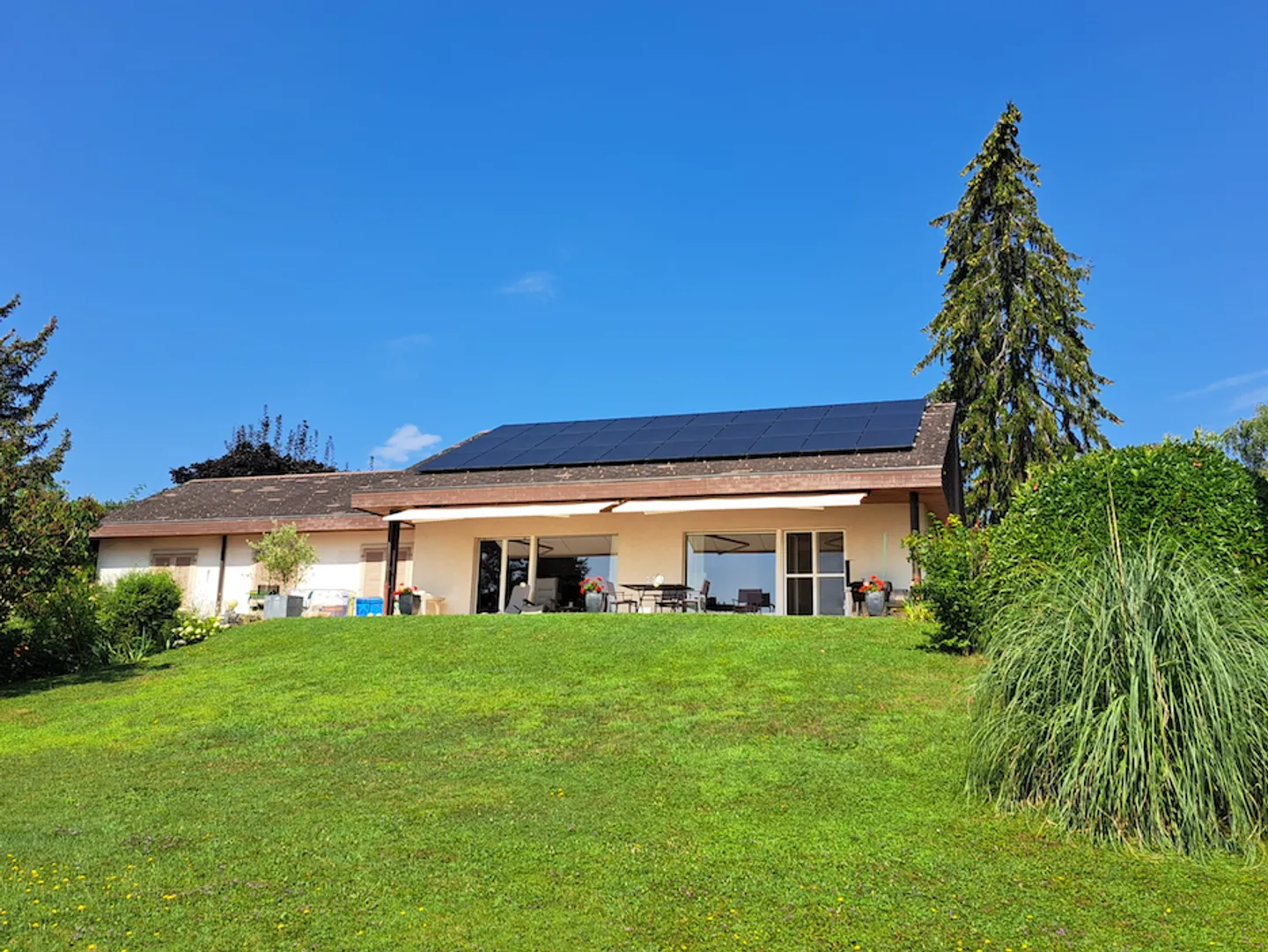 Maison individuelle à Vufflens-le-Château en viager (sur un grand terrain constructible après l'expiration du droit de résidence) - Photo 1 sur 13