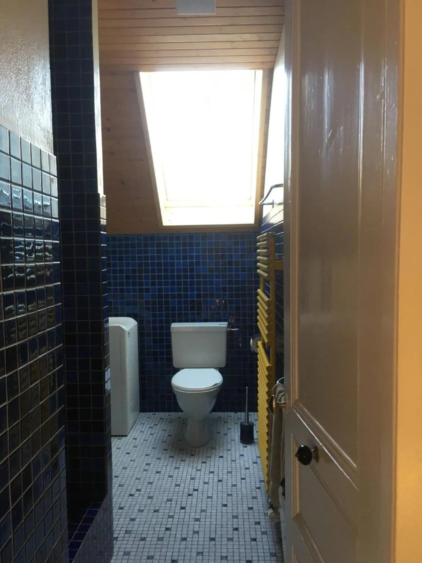 Ultimo piano 2.5 stanze - Foto 4 di 8