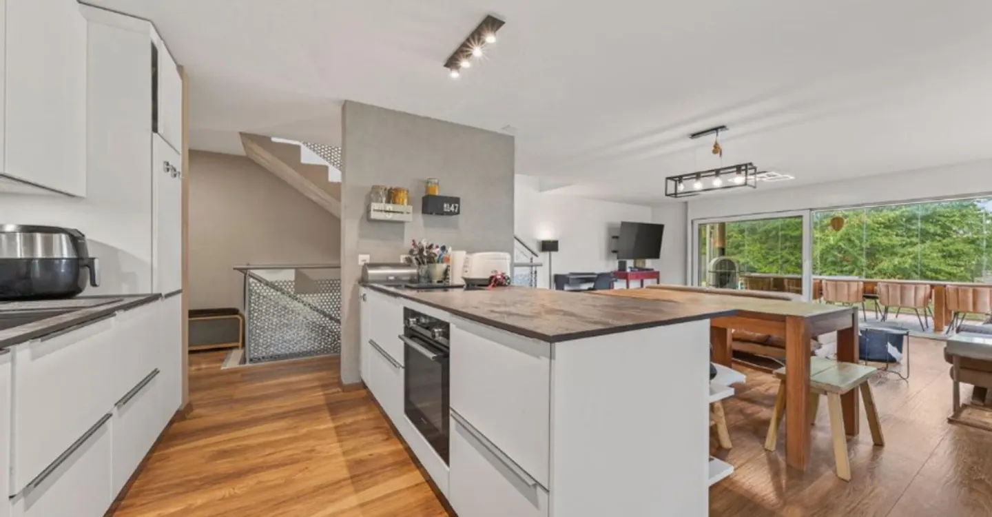 Villa familiale récente avec piscine chauffée et vue dégagée - Foto 5 di 13