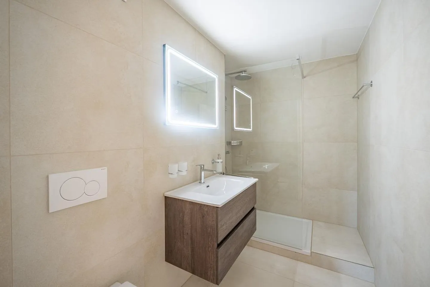 Appartamento di 4,5 locali ristrutturato con balcone - Foto 8 di 10
