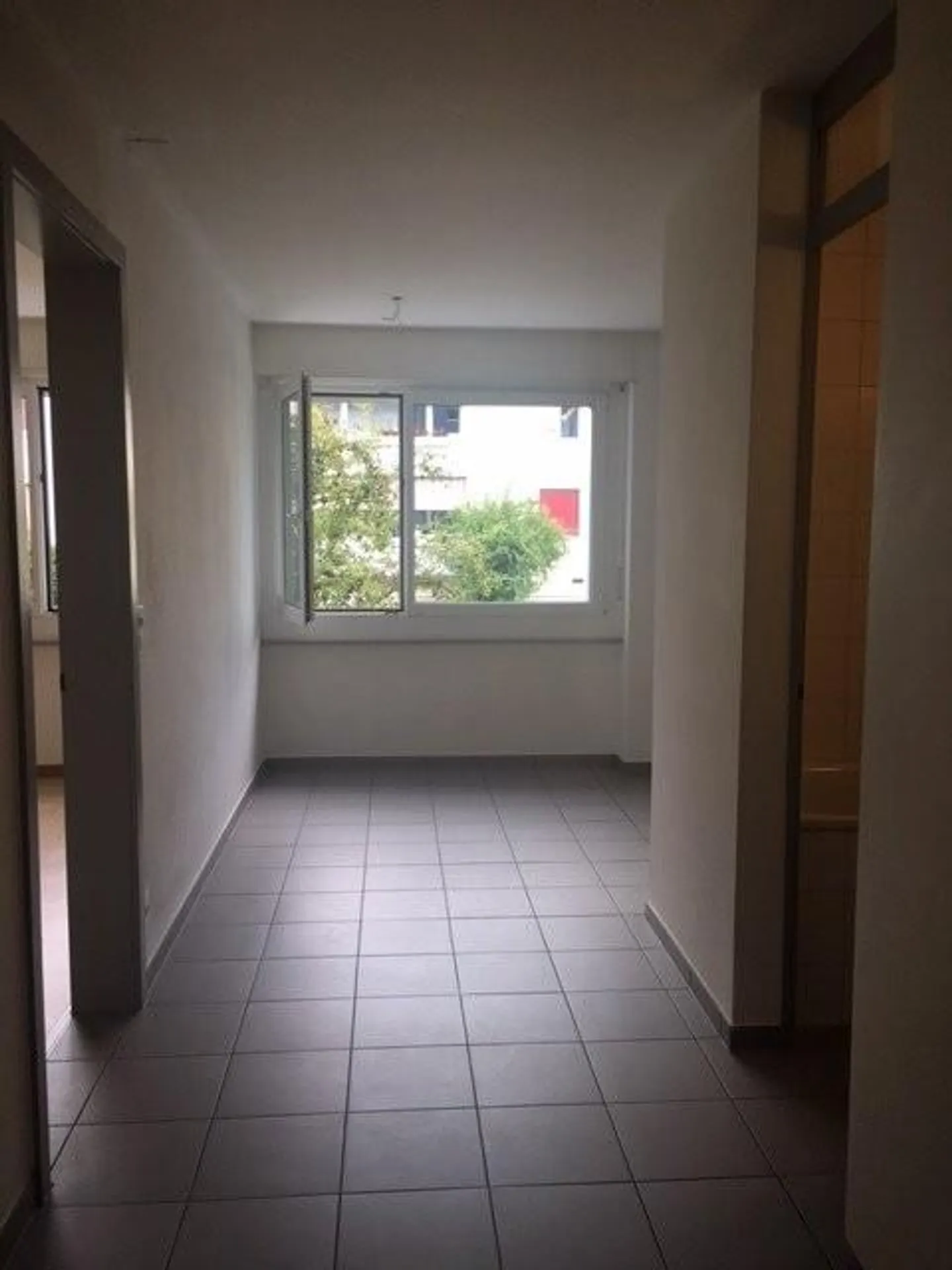 Appartement rénové et abordable près de la gare - Photo 6 sur 8