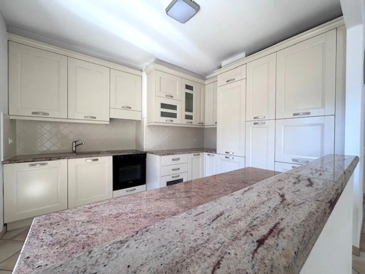 Grande appartamento di 4 ½ locali a Giubiasco in zona residenziale - Foto 7 di 16