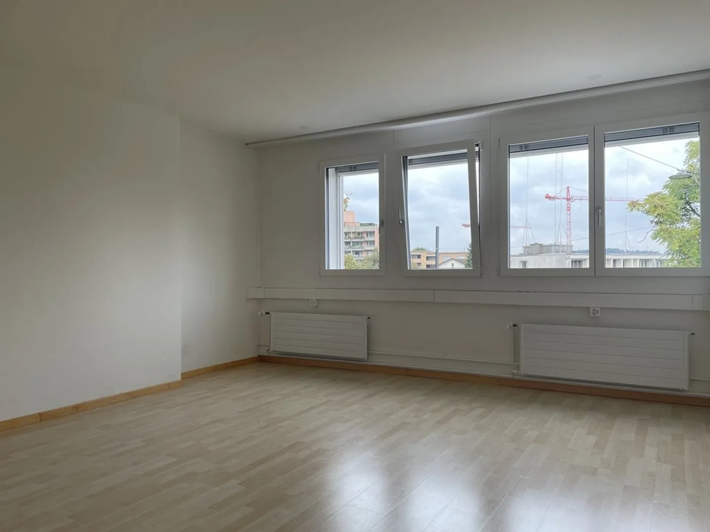 Schwamendingerplatz - Your new business domicile! - Photo 6 of 8
