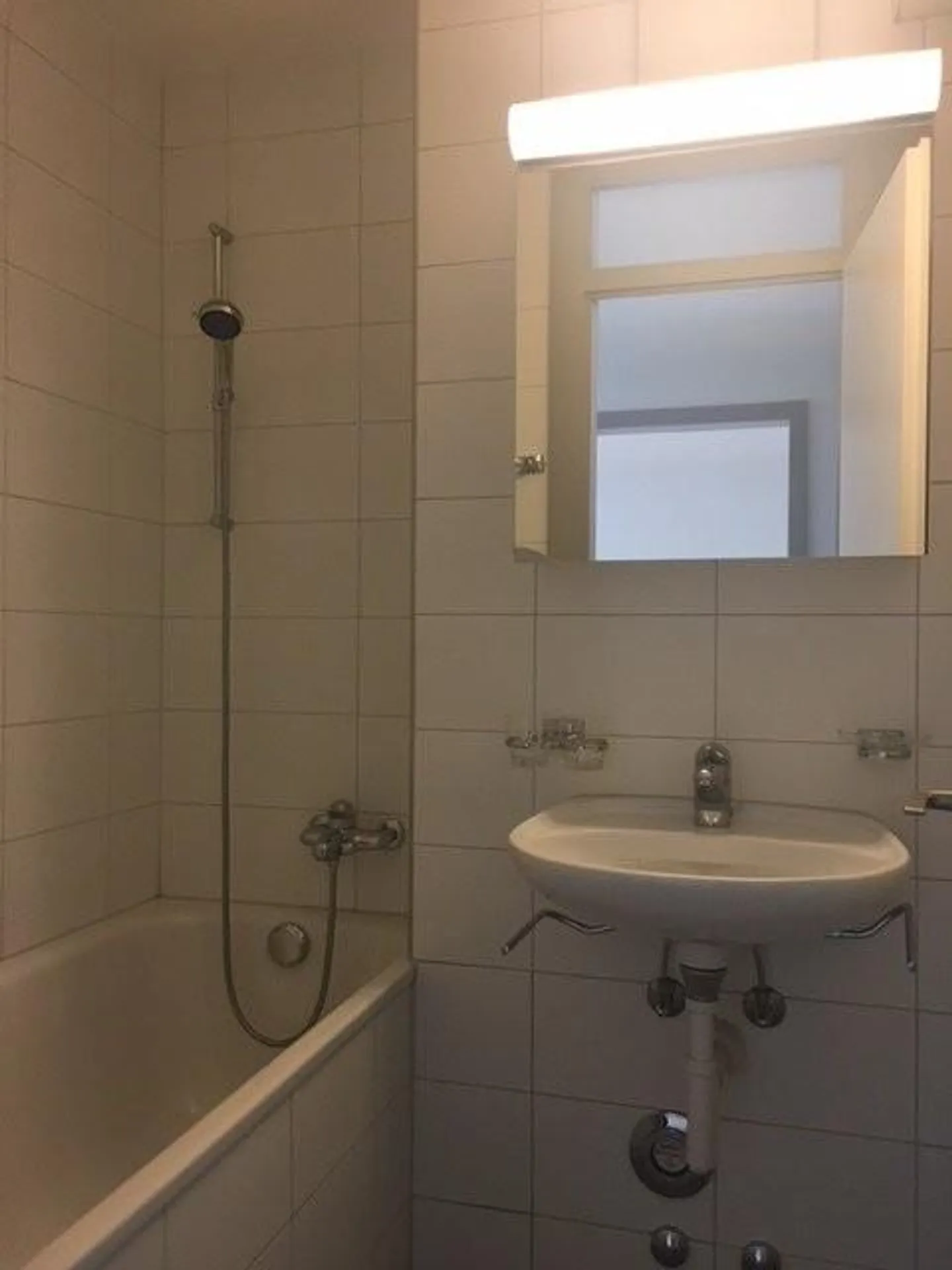 Appartement rénové et abordable près de la gare - Photo 8 sur 8