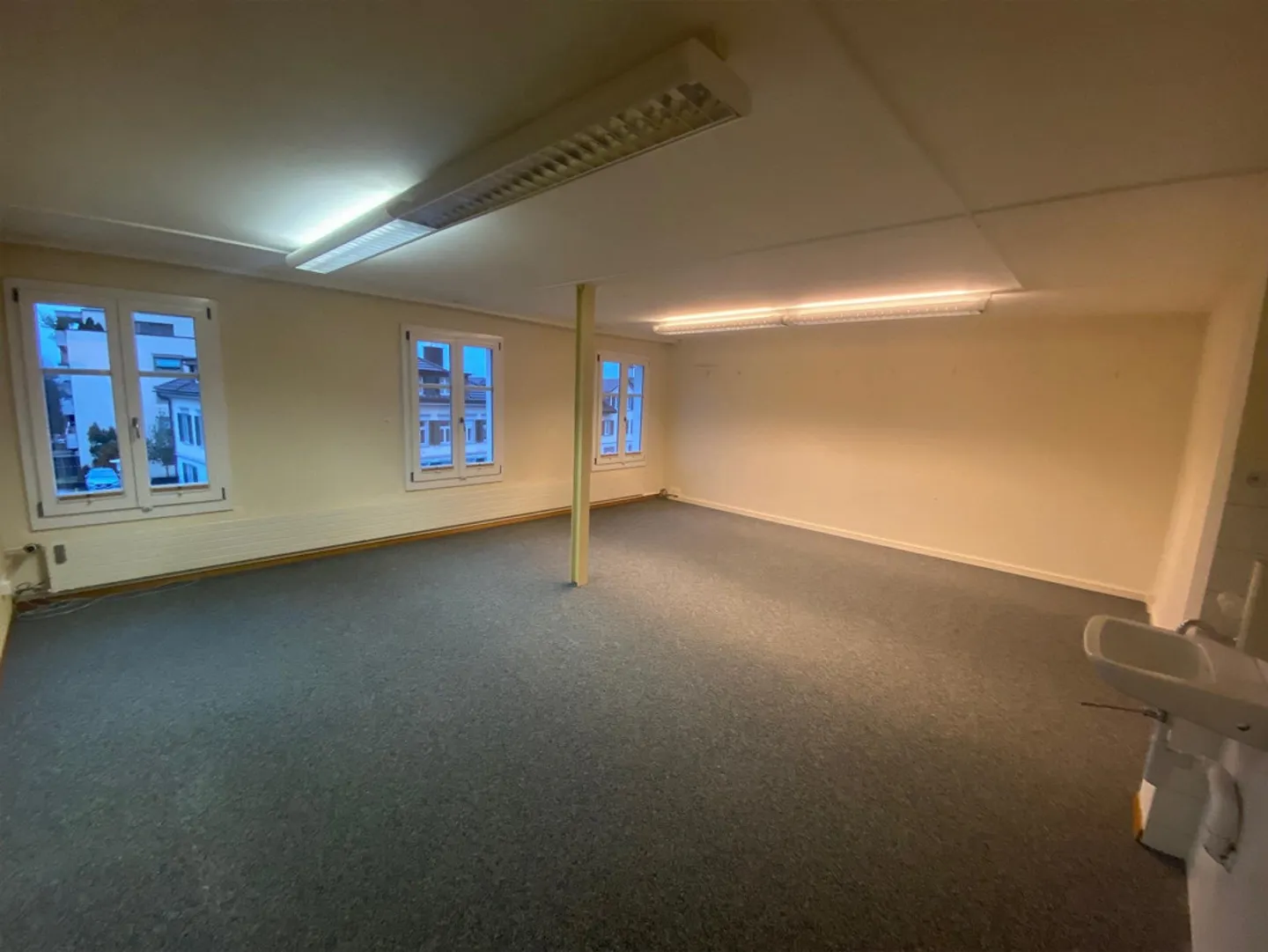 Spazi per atelier/magazzino/lavoro a maglia in affitto (17-37m²) - Foto 2 di 5