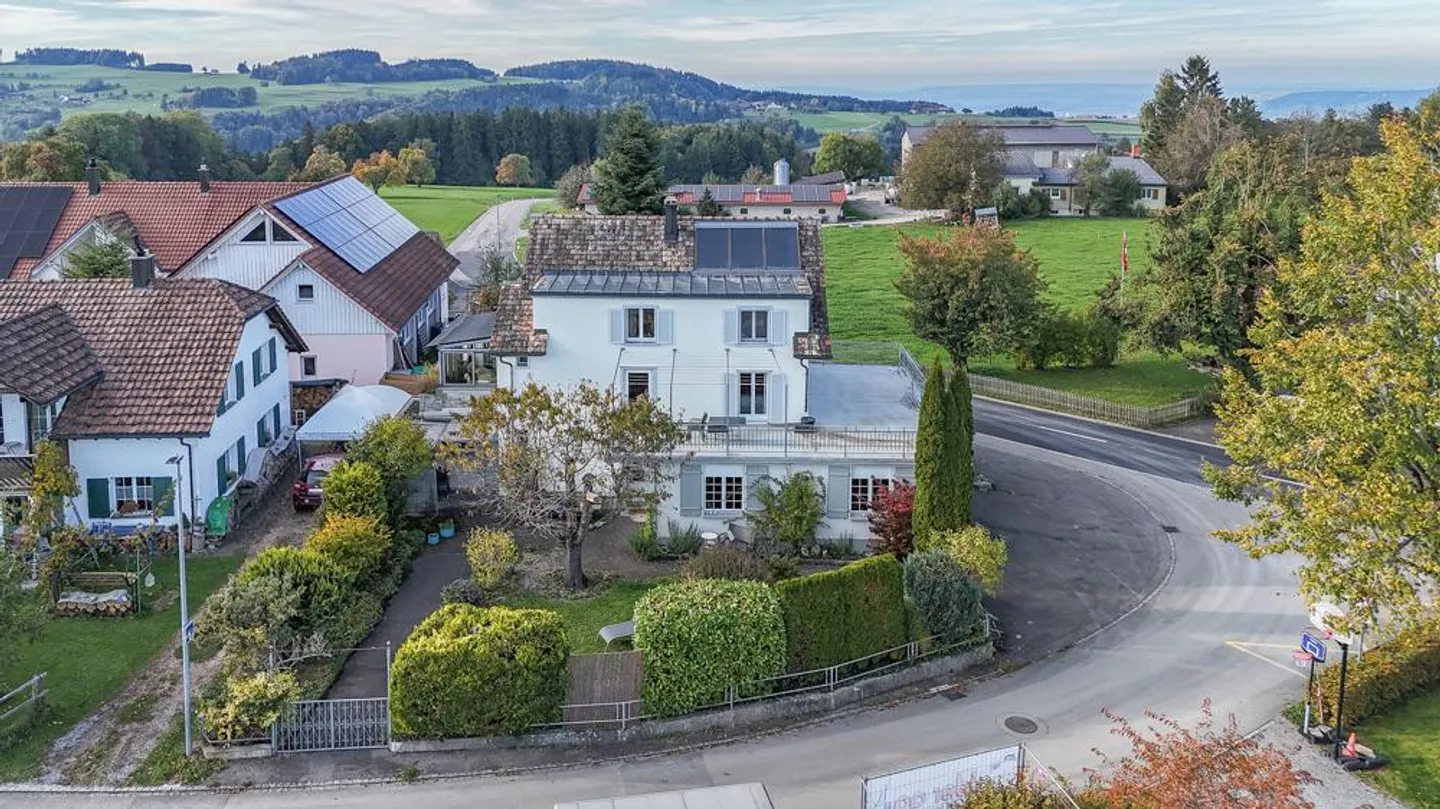 Quietly Located Single-Family House with Gallery and Special Charm - Photo 2 of 7