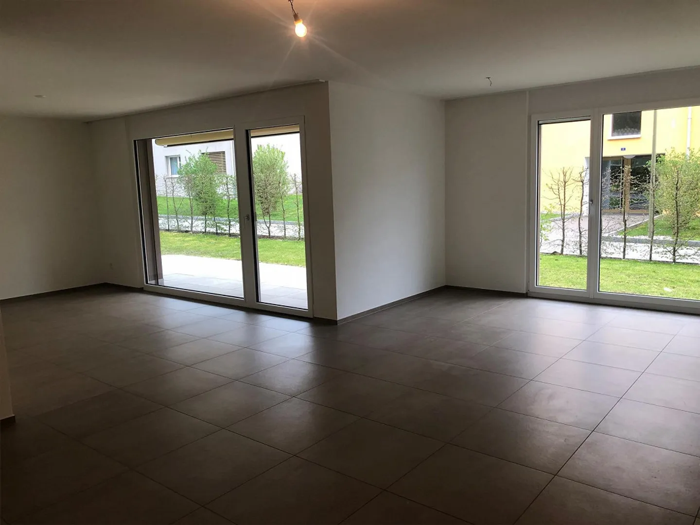 5,5 Zimmer Gartenwohnung mit Extras - Foto 3 von 11
