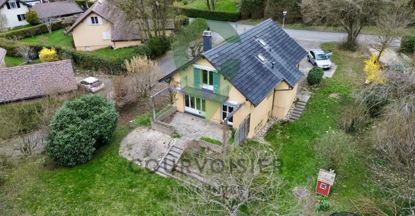Villa mit Renovierungspotenzial - Foto 2 von 10