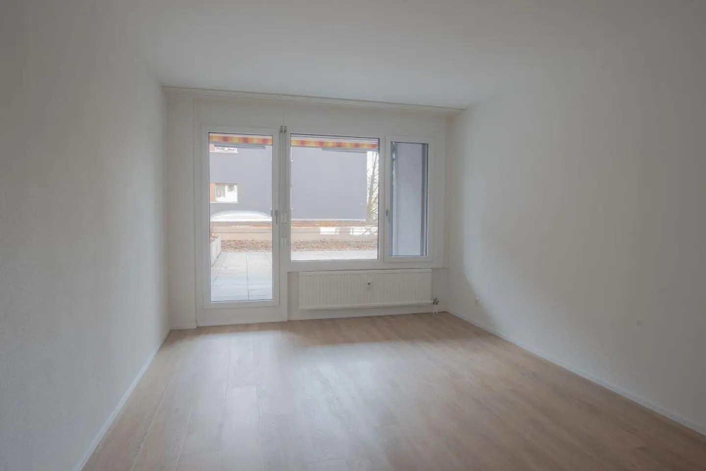 Appartamento ristrutturato con balcone soleggiato a Bienne - Foto 7 di 10