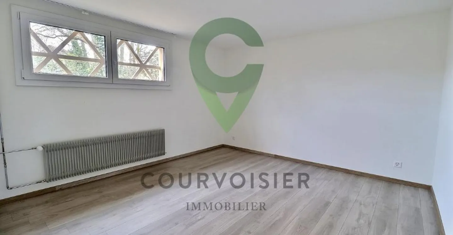 Villa mit Renovierungspotenzial - Foto 10 von 10
