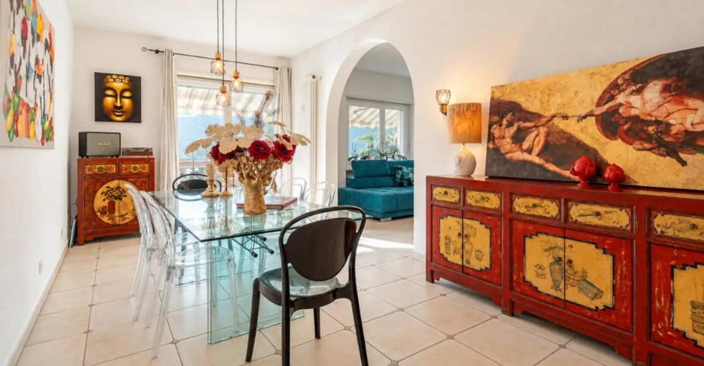 A charming lakeside retreat - Photo 3 of 5