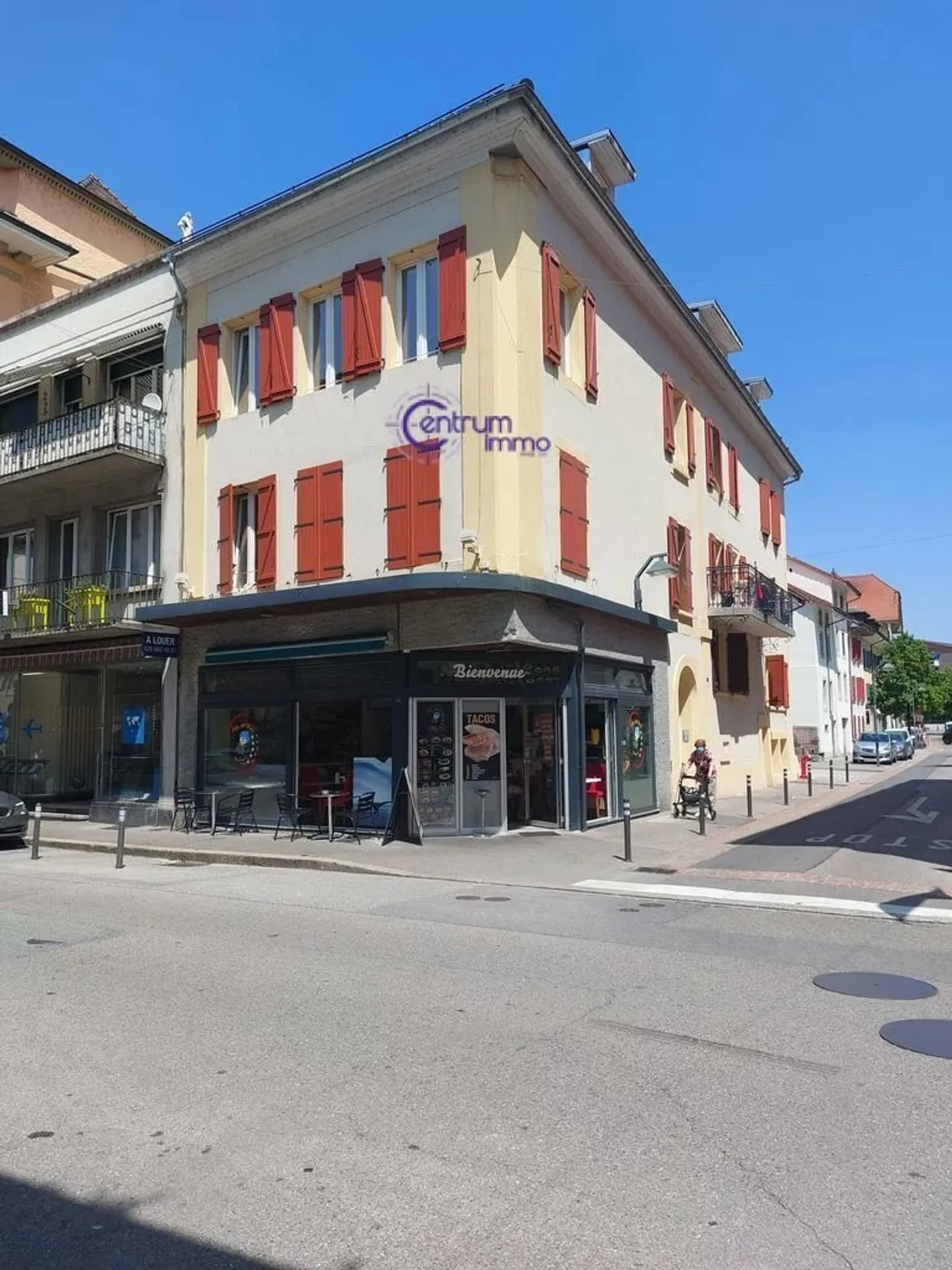 Mixed-use building - Photo 1 of 13