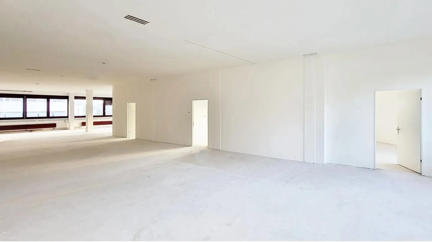 Building for rent, Steinackerstrasse 23 (Kloten, Switzerland) - Photo 4 of 5