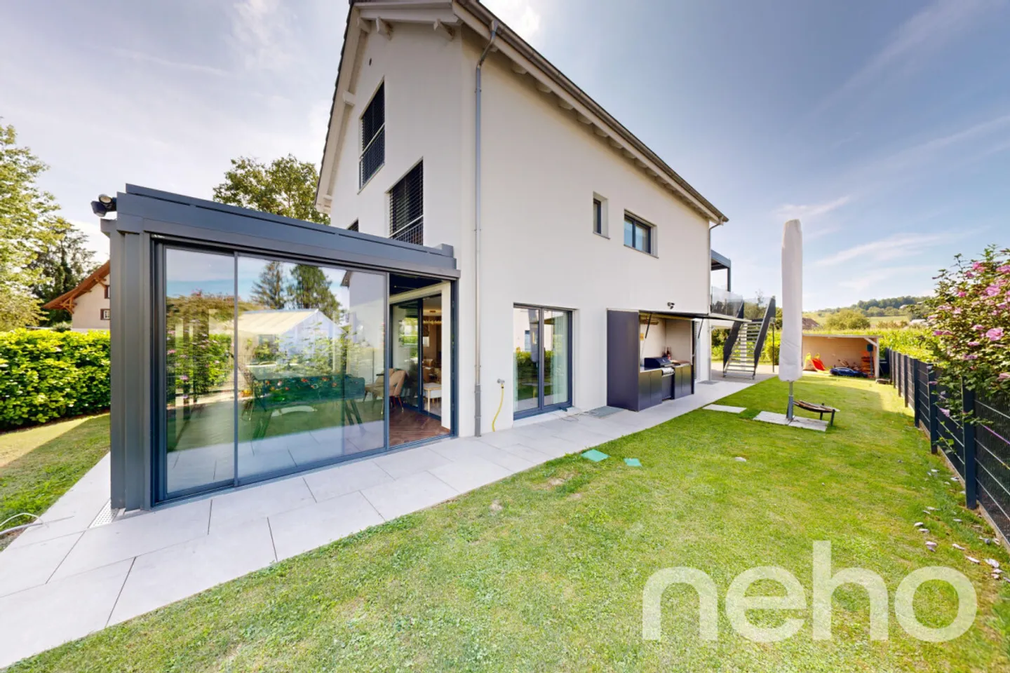 Beautiful single-family home with a lot of character on 300m2 of living space - Photo 1 of 13