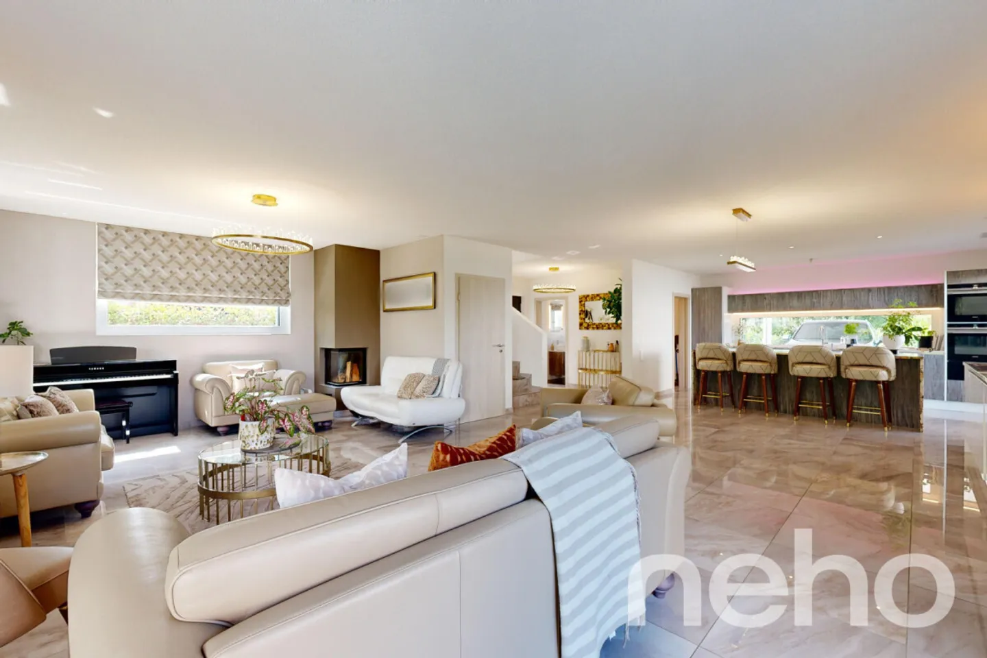 Beautiful single-family home with a lot of character on 300m2 of living space - Photo 5 of 13