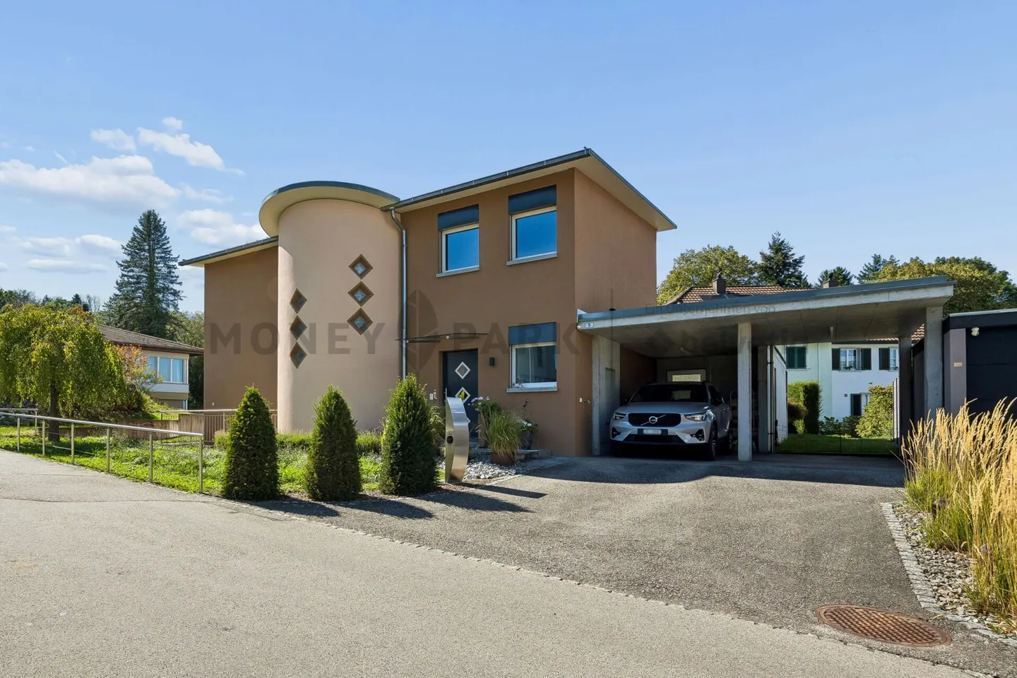Attraente casa unifamiliare di 4,5 stanze con giardino idilliaco - Foto 1 di 17
