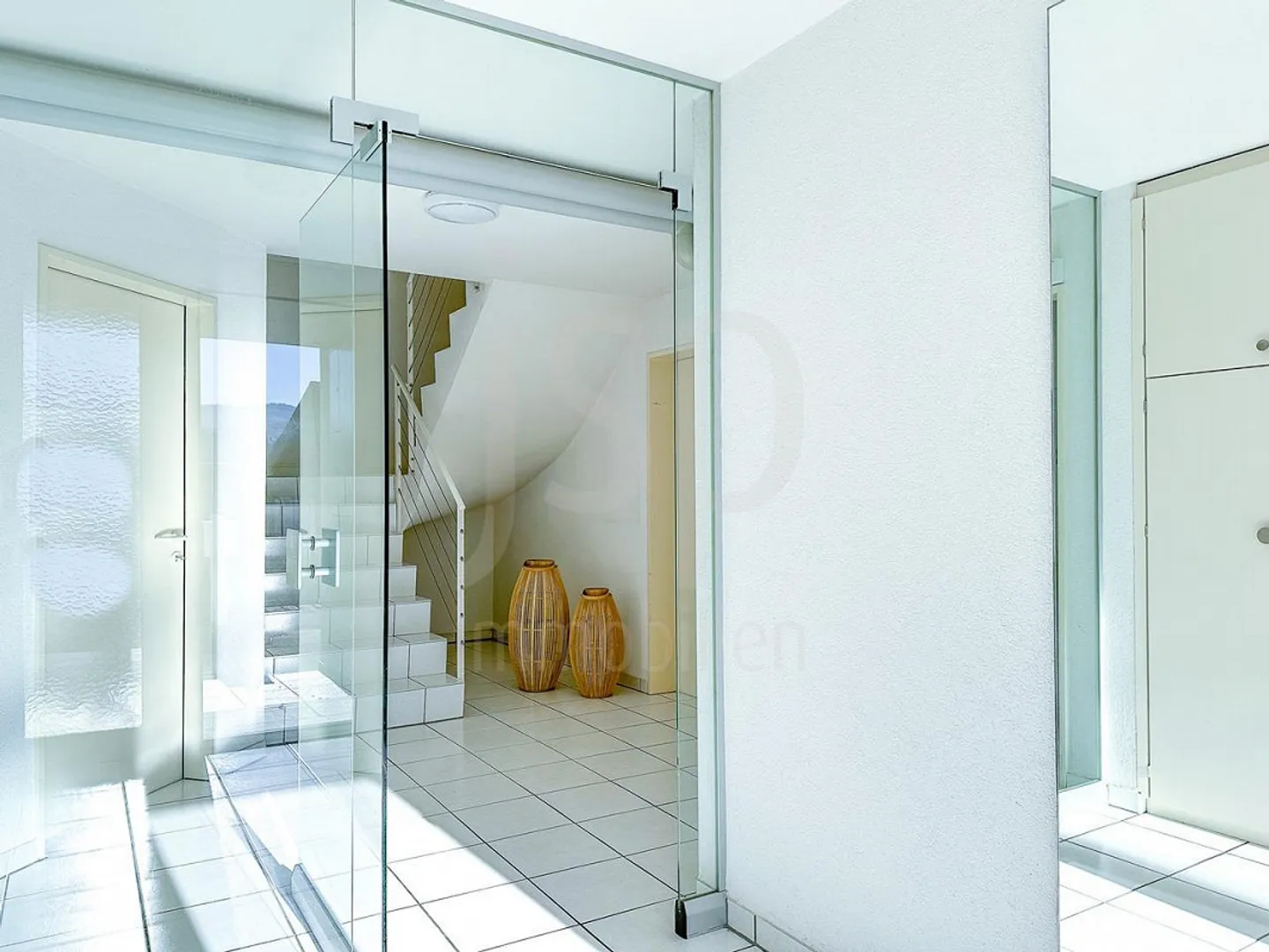 Maison individuelle élégante de 5,5 pièces à Schwarzenburg - Photo 3 sur 16