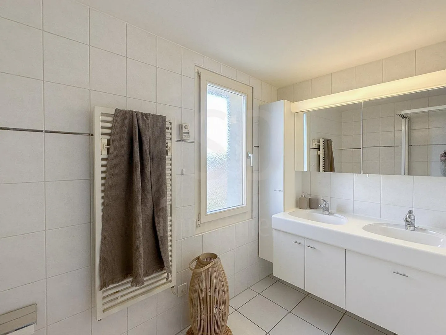 Maison individuelle élégante de 5,5 pièces à Schwarzenburg - Photo 11 sur 16