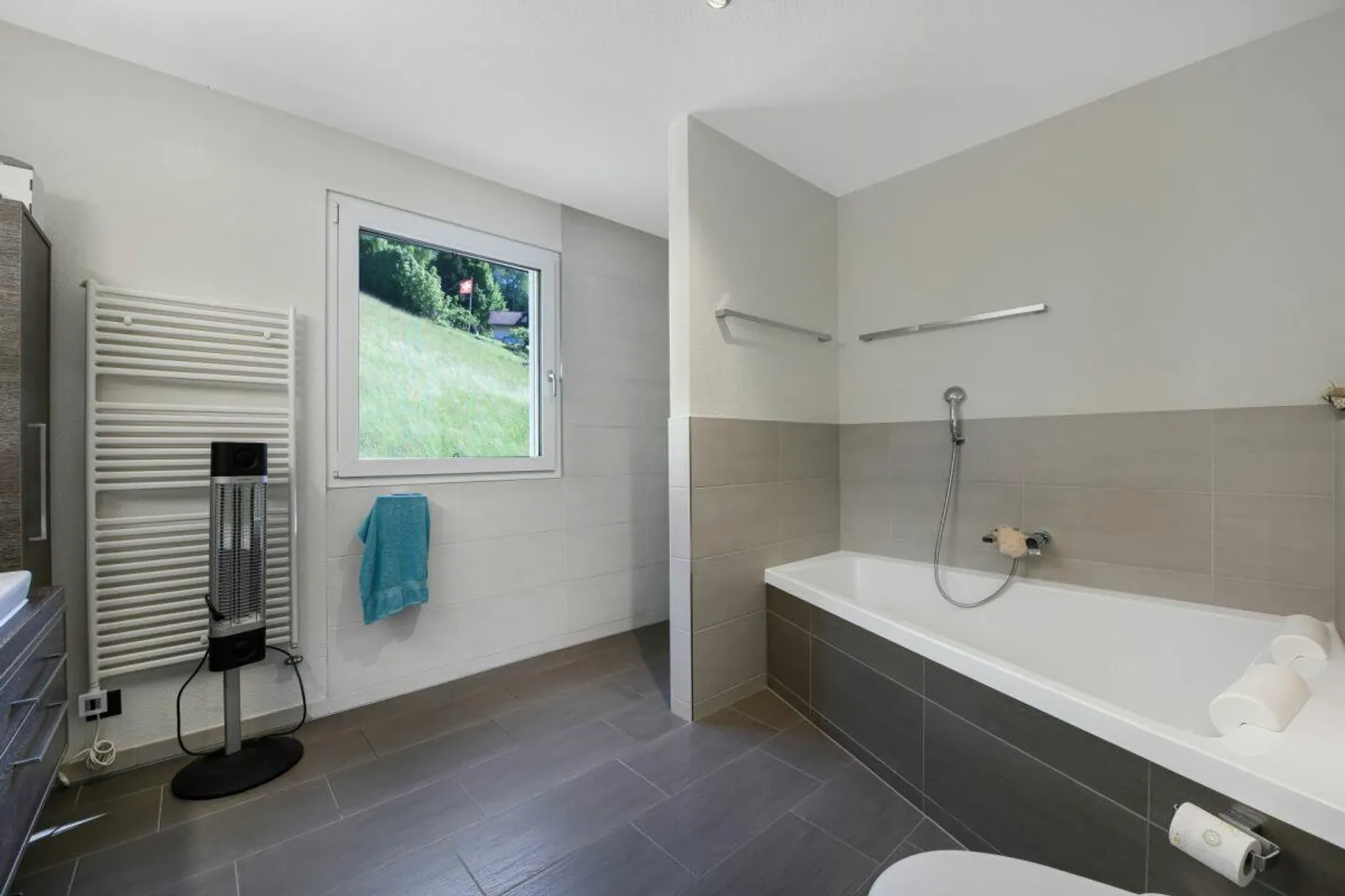 Vivere con vista: Casa da sogno con appartamento e oasi benessere - Foto 19 di 30