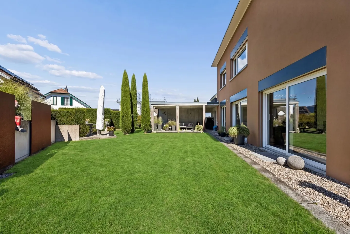 Attraente casa unifamiliare di 4,5 stanze con giardino idilliaco - Foto 11 di 17