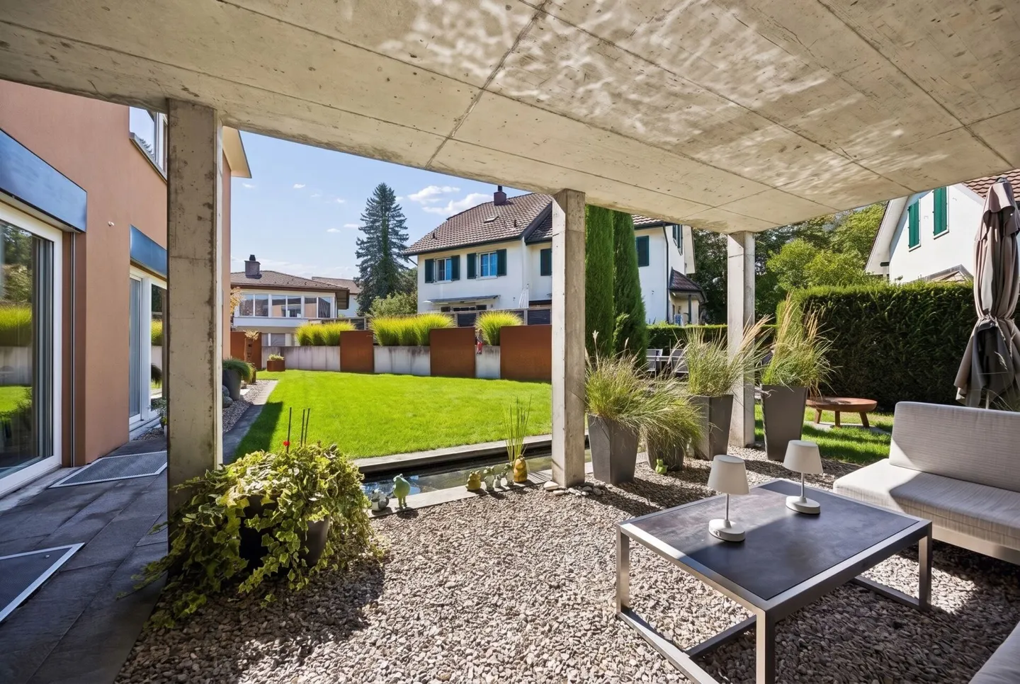Attraente casa unifamiliare di 4,5 stanze con giardino idilliaco - Foto 12 di 17