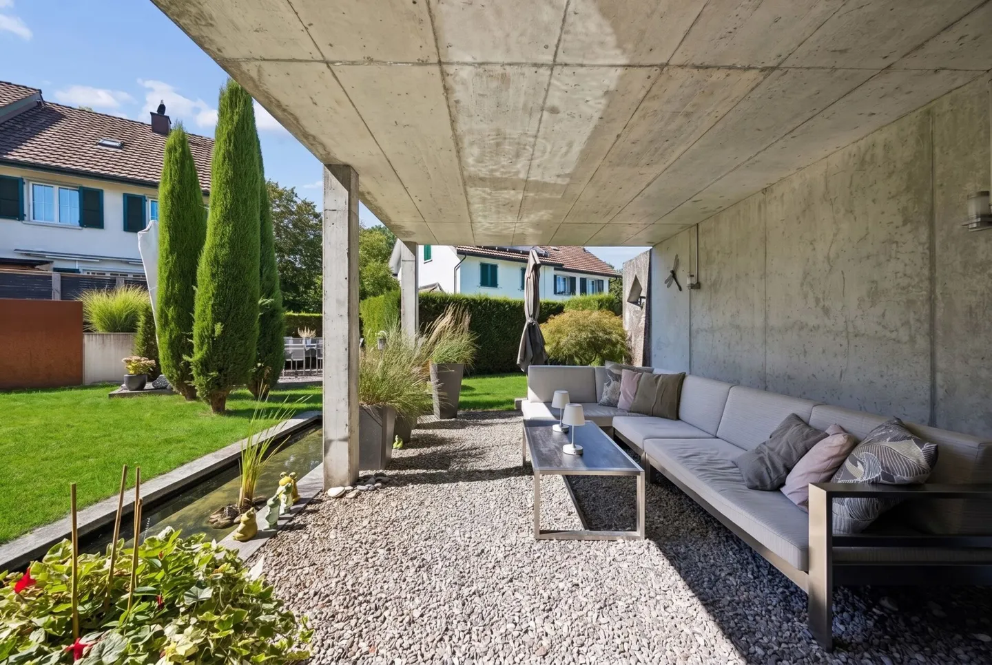 Attraente casa unifamiliare di 4,5 stanze con giardino idilliaco - Foto 13 di 17