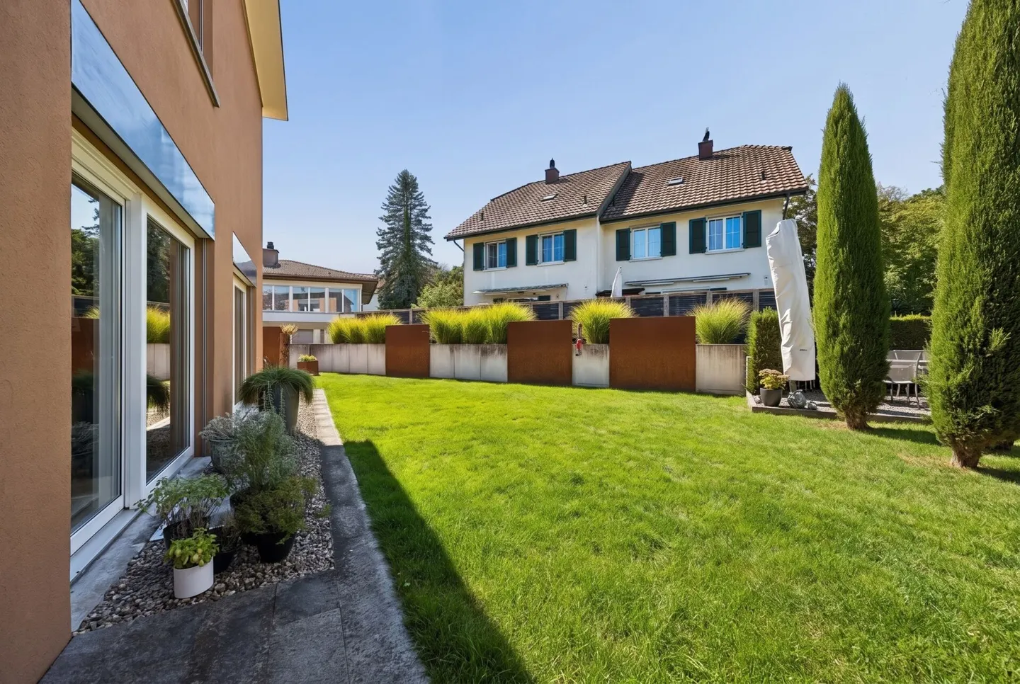 Attraente casa unifamiliare di 4,5 stanze con giardino idilliaco - Foto 14 di 17